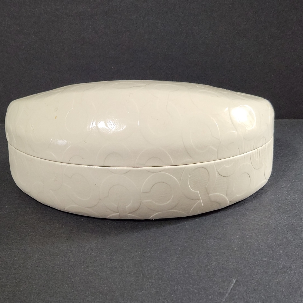 COACH Signature 'C' Embossed Ivory White Sunglass Hard Clamshell Case Perfect